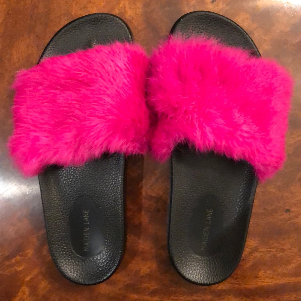 Maiden Lane Fur Slides - Picture 3 of 5